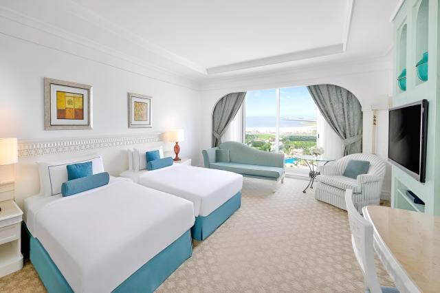 Al Habtoor Grand Resort, Autograph Collection