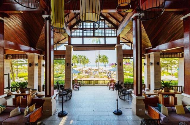 Apsara Beachfront Resort and Villa