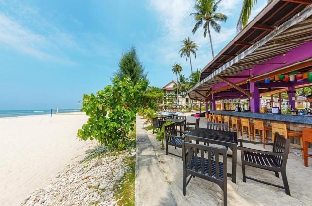 Apsara Beachfront Resort and Villa