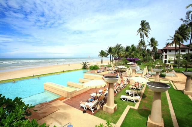 Apsara Beachfront Resort and Villa