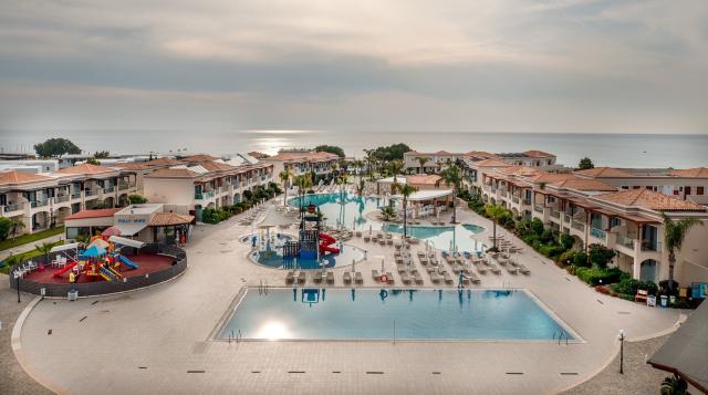 Mythos Beach