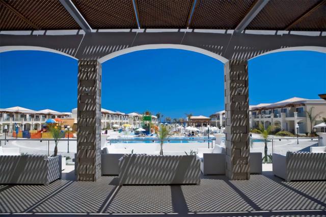 Mythos Beach
