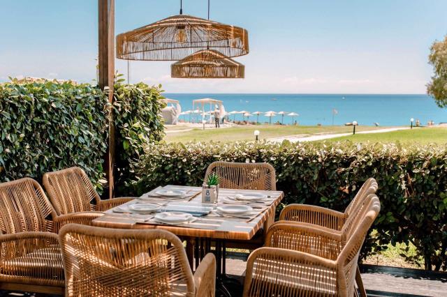 Mythos Beach