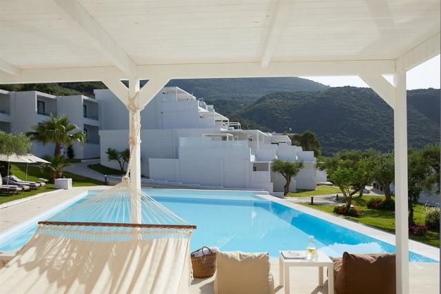 Lichnos Beach & Suites