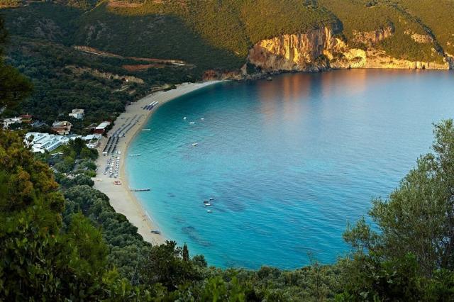 Lichnos Beach & Suites