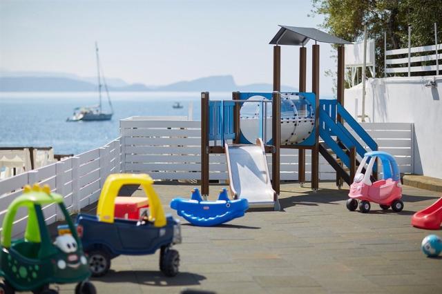 Lichnos Beach & Suites