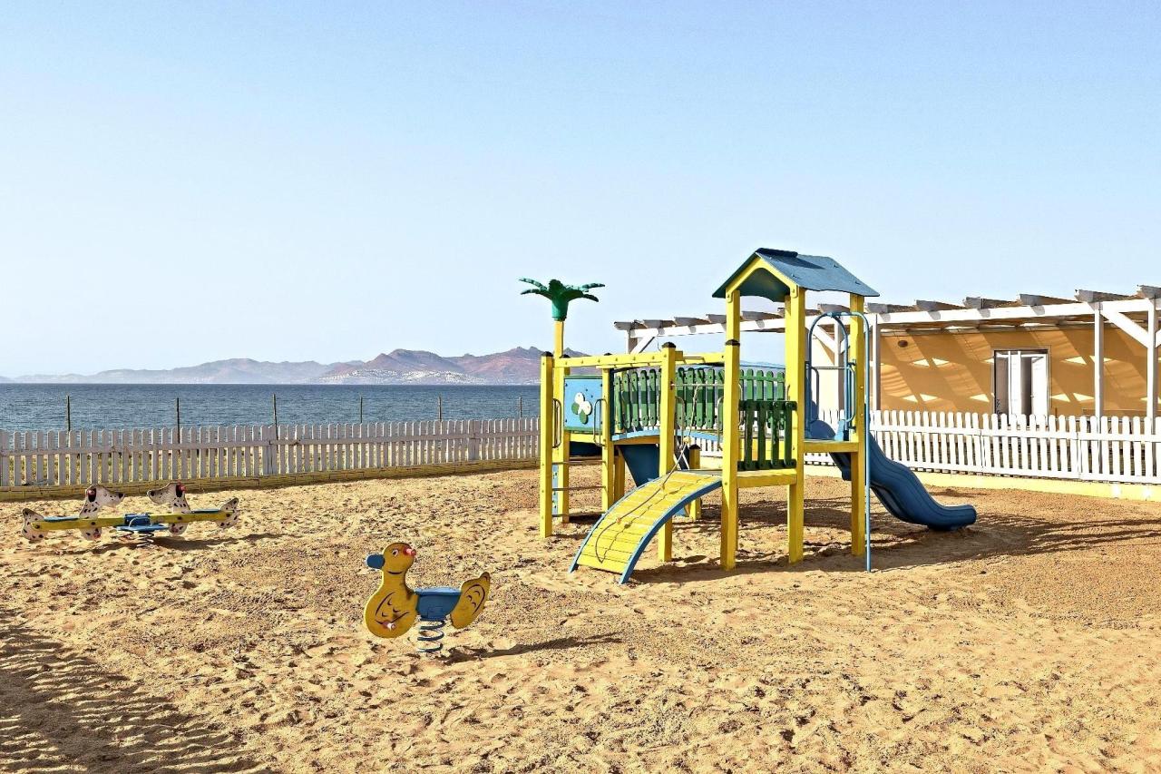 White Olive Marine Aquapark