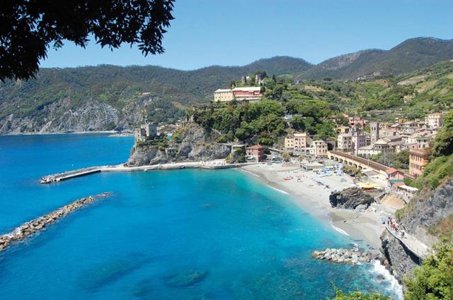 cinque-terre-monterosso-al-mare-small