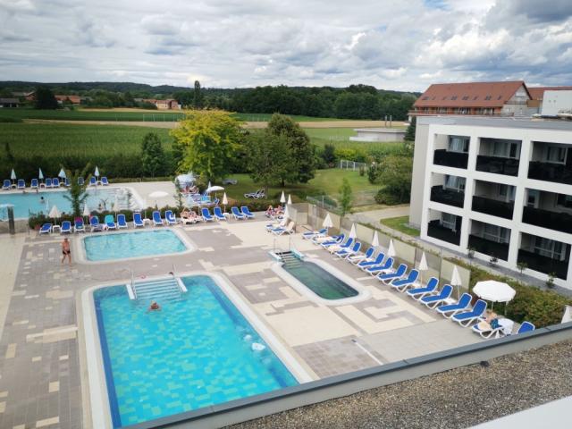 2d6f5cf6-380f-4a09-a632-04b58bd32256