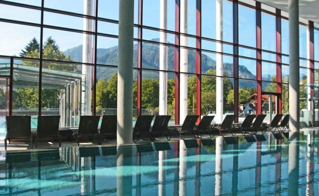 innenbecken2-therme-thcontentgalleryresponsive