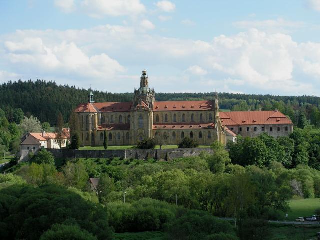 PO STOPÁCH SANTINIHO III – Kladruby a zámek Nebílovy