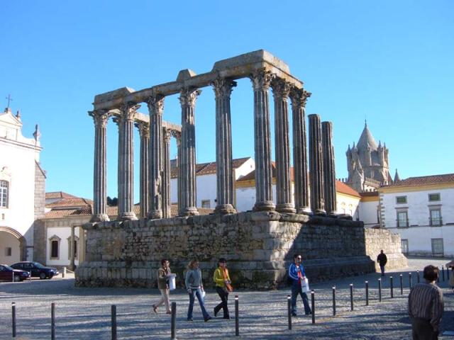 Évora