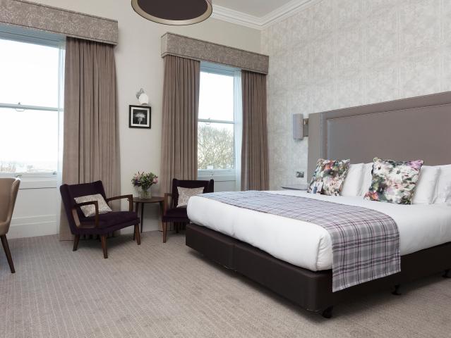 pokoj - hotel Crowne Plaza 4*