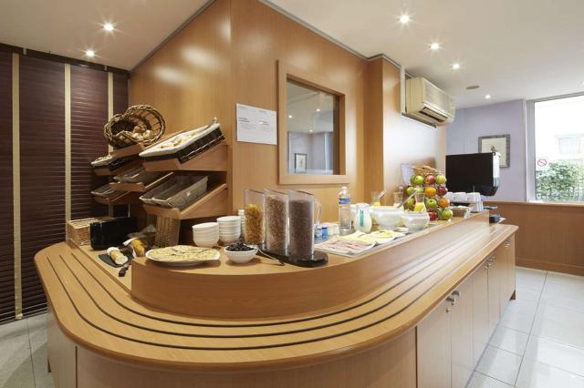 HOTEL CAMPANILE MONTPARNASSE