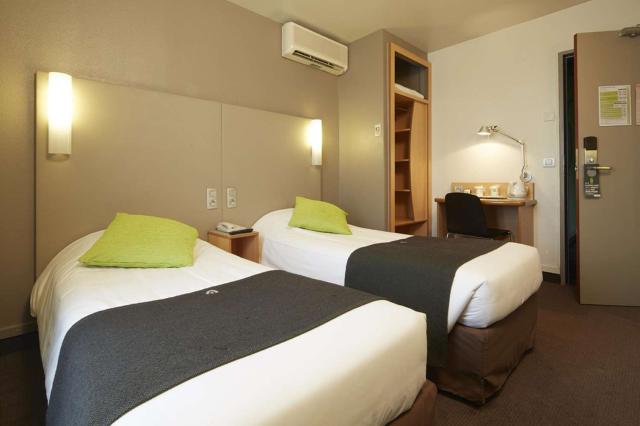 HOTEL CAMPANILE MONTPARNASSE