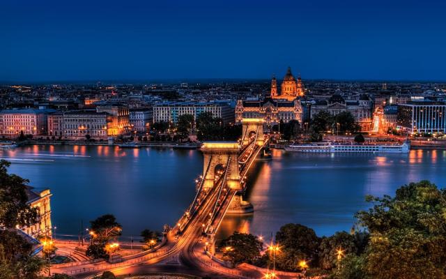Budapešť