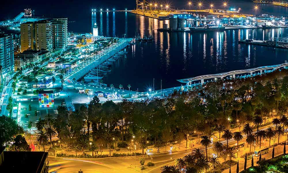 Málaga v noci