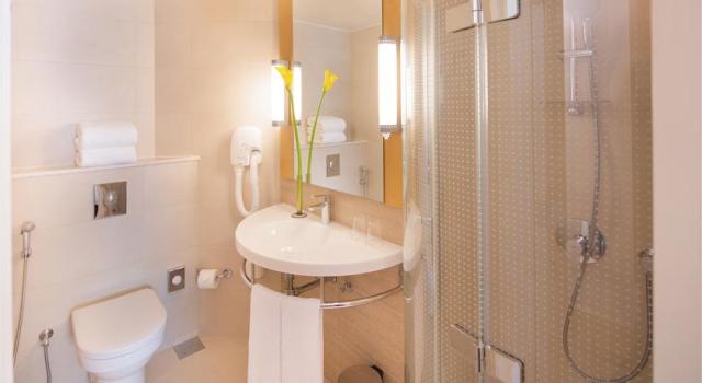 Ibis One Central