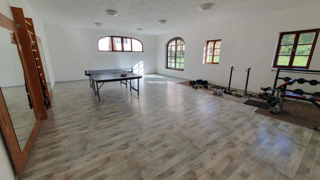 Holenský Dvůr