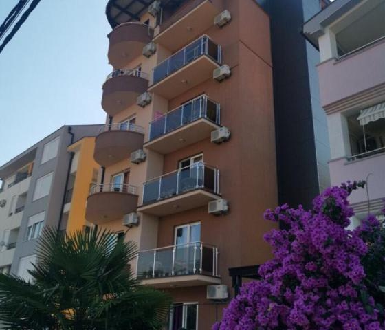Lara - S, Dobra Voda