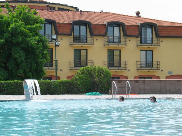 Wellness hotel Thermal, Šturovo