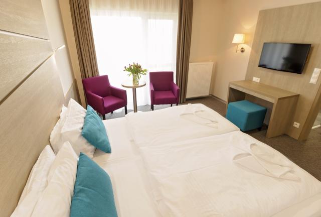 Hotel Aqua, V.Meder