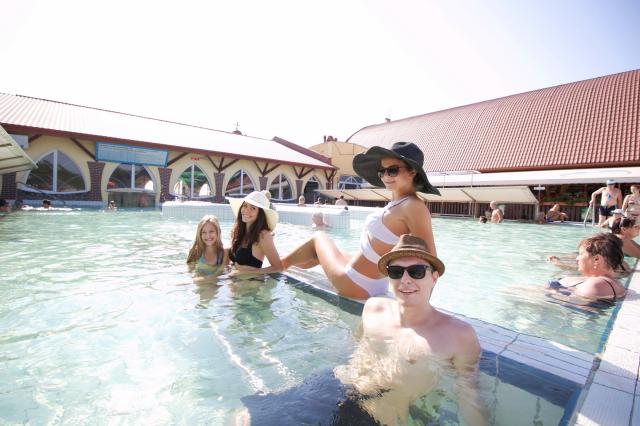 Hotel Aqua, V.Meder
