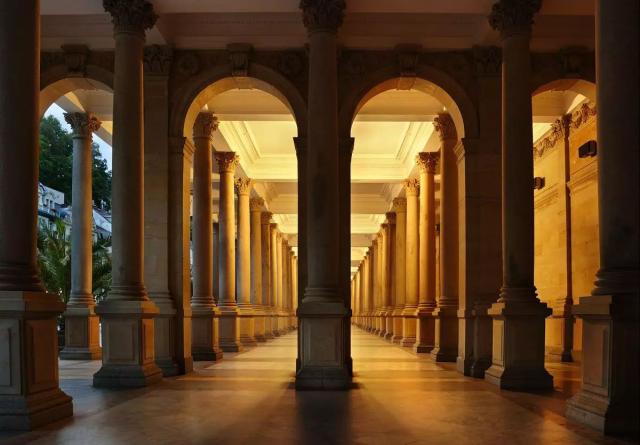 Karlovy Vary, Kolonáda