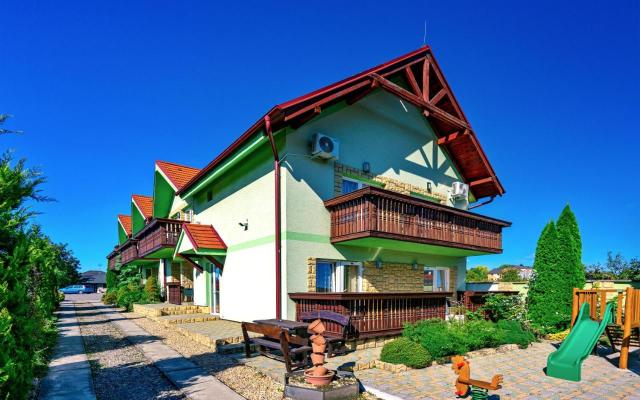 Penzion Quatro, Podhájska