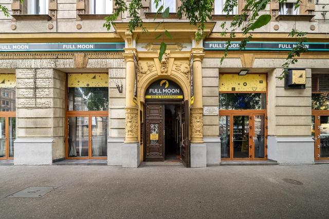 Hotel Full Moon Budapešť