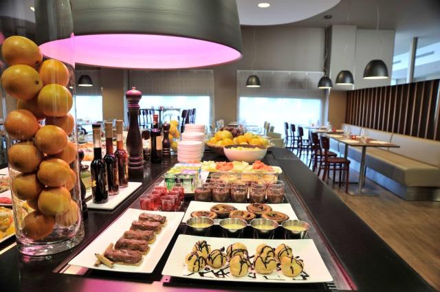 hotel campanile malaga - snídaně