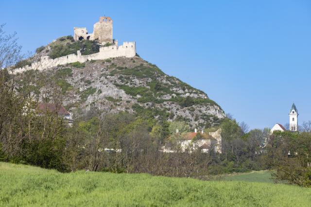 Dolním Rakouskem na šlapací drezíně - hrad Staatz