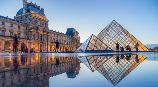 Paříž - Louvre