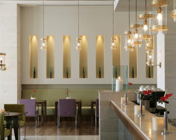 Web_Mezze-Lounge.jpeg