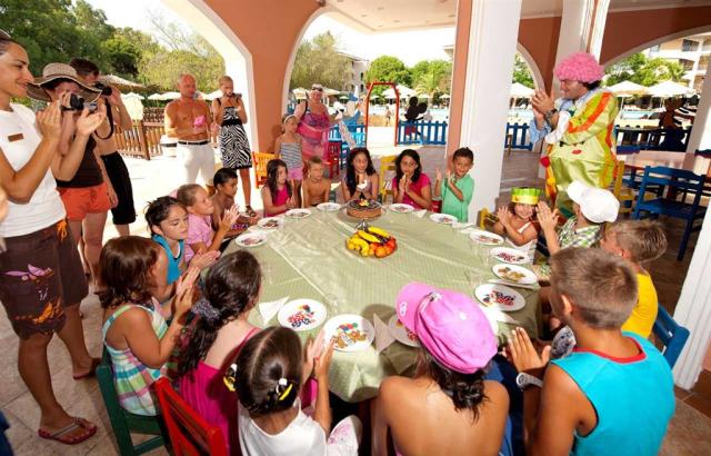 A-View-Of-The-Happy-Sirene-Children_21.jpg