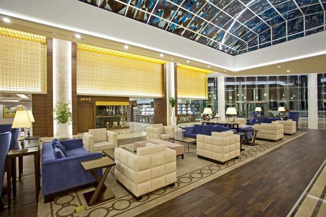 2LobbyBar (2).jpg