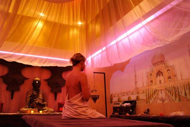 Ayurvedic-Massage_01.jpg