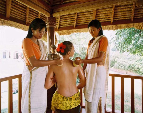 Ayurvedic-Massage_04.jpg