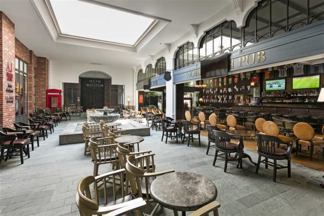 Titanic Deluxe Golf Belek_Noble Irish Pub 2.jpg