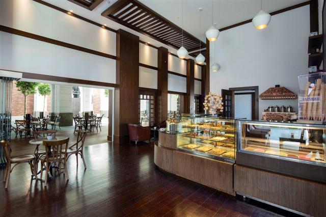 Titanic Deluxe Golf Belek_Caprice Patisserie 2.jpg