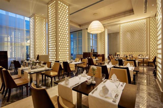 Titanic Deluxe Golf Belek_Moderno Main Restaurant 1.jpg