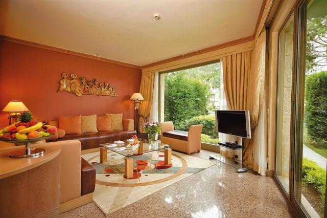 Select_Villa11.jpg