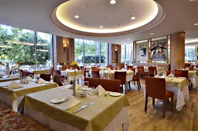 Mythos_Main_Restaurant4.JPG