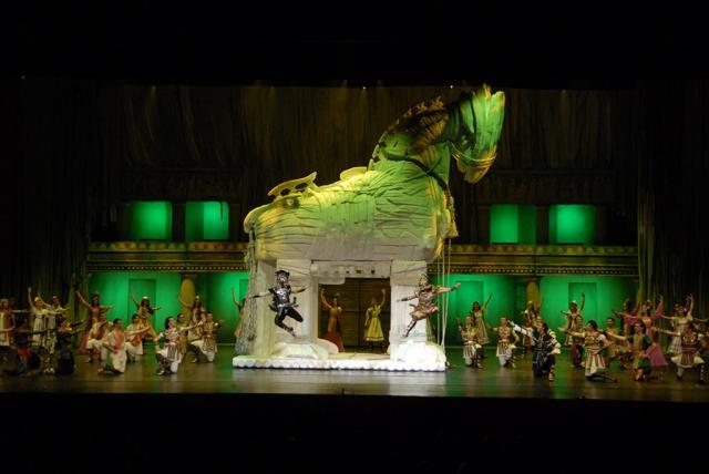 Gloria_Arena_Amphitheatre3.jpg