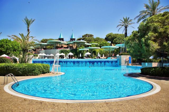 Main_Pool4.jpg