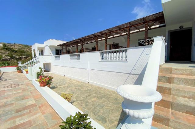 WHITE CASTLE, Řecko - Karpathos - Lefkos, zobrazení vybavení ub