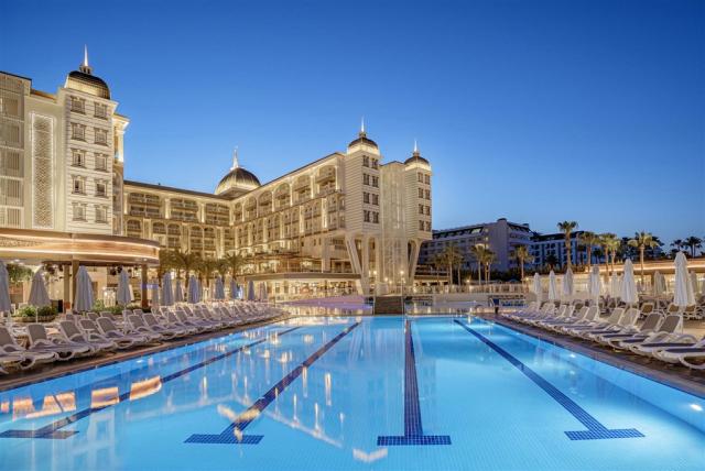 Kirman Sidera Luxury & Spa