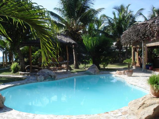 Seychely-Castello-Beach-bazen-11165