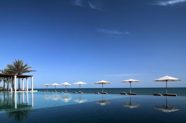 The Chedi Muscat pool3 (1)