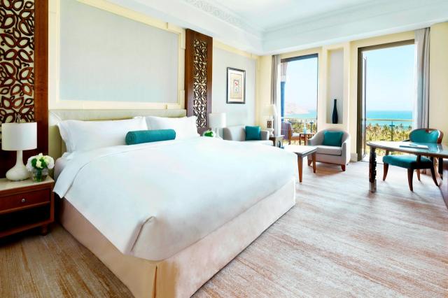 Al Bustan Palace 11 DLX (1)